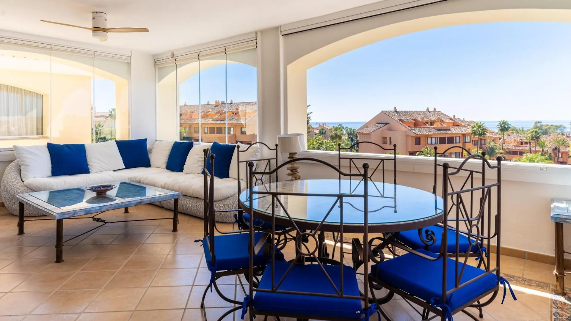 Fantastico Atico Duplex En Marbella, Con Vistas Al Mar Y A 300 Metros De La Playa Apartment